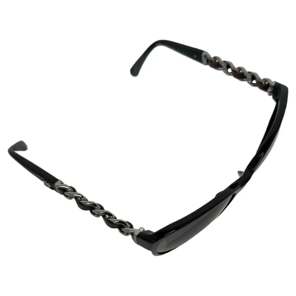 Chanel 5215 Chain Detail Cat Eye Sunglasses in Black Acetate